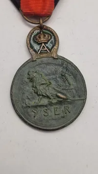 Belgisk Yser-medalje (IJzer-medalje), en militær udmærkelse fra Første Verdenskrig, der markerer slaget ved Yser. Original