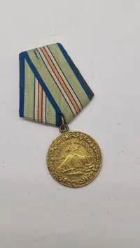Sovjetisk Medalje for forsvaret af Kaukasus fra Anden Verdenskrig. Original