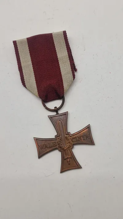 Polsk  "Krzyż Walecznych" (Tapperhedskorset). ww2. Original