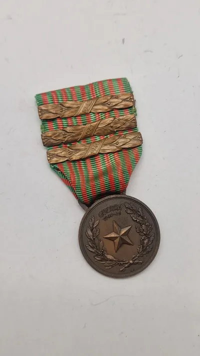 Italiensk erindringsmedalje fra 2. verdenskrig, kendt som "Medaglia commemorativa del periodo bellico 1940-43". Original