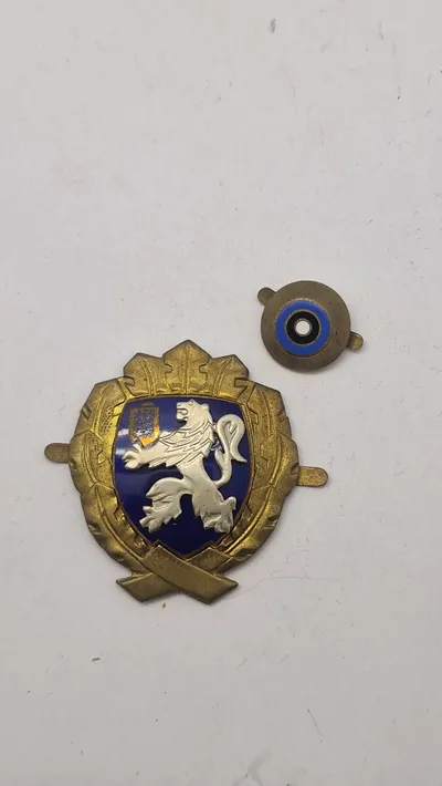 Estisk politiemblem for uniformshuer. Originalt
