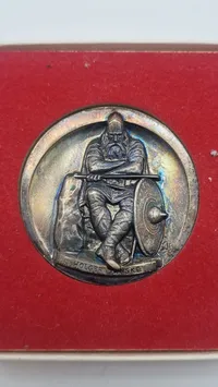 Mindemedalje “Flugten over Sundet", udgivet i 1993 for at markere 50-året for redningen af de danske jøder i 1943.