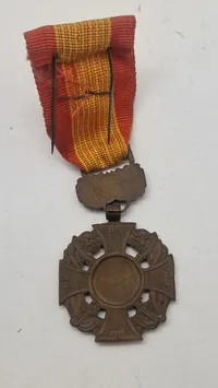 Sydvietnamesisk Gallantry Cross (Vietnamesisk: Anh-Dũng Bội-Tinh). Original