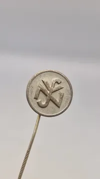Pin fra den nationalsocialistiske folkefærdsorganisation (NSV) fra Tyskland under ww2. Original