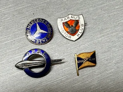 Original bil pins bla. Mercedes mærke fra 40 erne