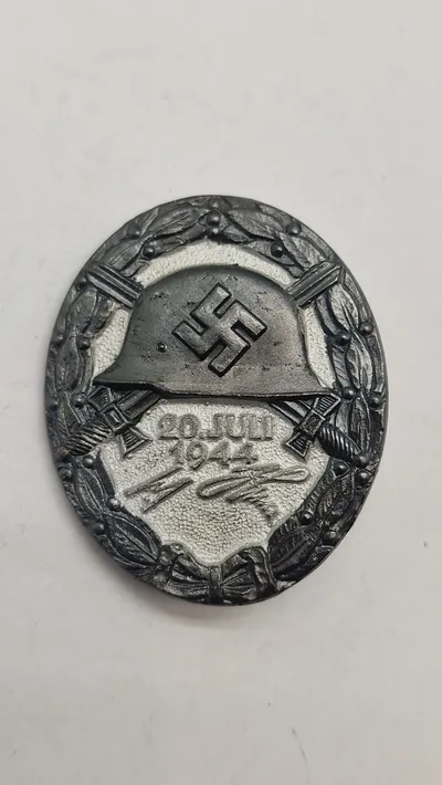 20 juli 1944 sårettegn. Efterkrigs