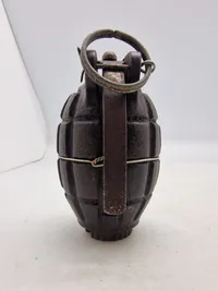 Original nedkastet Mills granat WW2 - deaktiveret