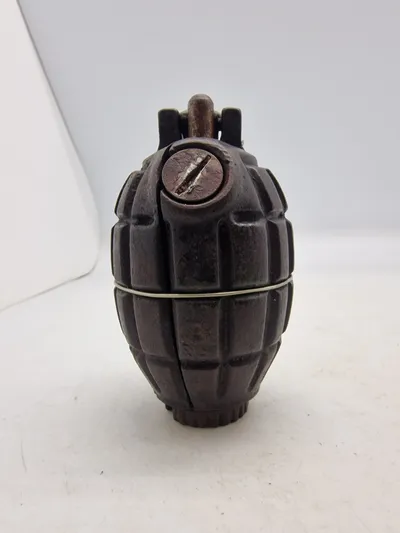 Original nedkastet Mills granat WW2 - deaktiveret
