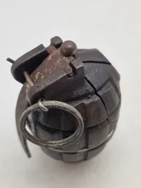 Original nedkastet Mills granat WW2 - deaktiveret
