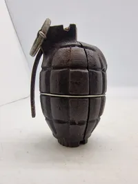 Original nedkastet Mills granat WW2 - deaktiveret