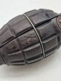 Original nedkastet Mills granat WW2 - deaktiveret