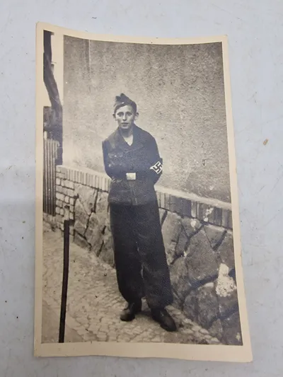 Originalt tysk postkort med HitlerJugend dreng