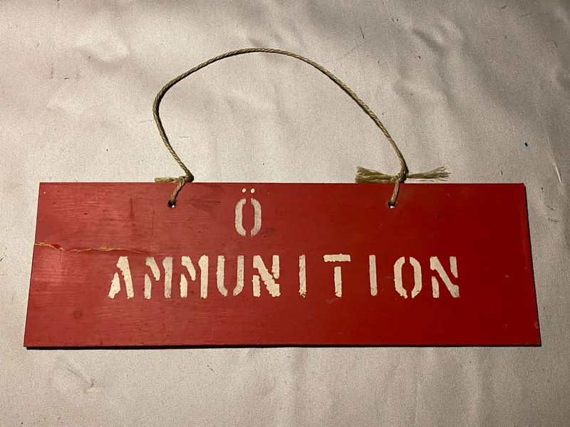 Originalt ammunitions skilt fra 1950’erne