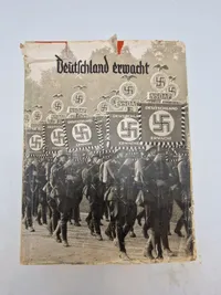 Original Deutschland Erwacht bog - ww2
