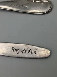 Stemplede skeer, 1 tysk Krigsmarine - 1 ske fra US. Navy - Tysk krigsmarine ske fundet på Flådestationen Holmen