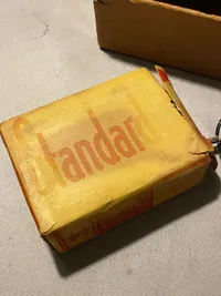 Original afsendt feldpost kasse med tysk sæbe og briller