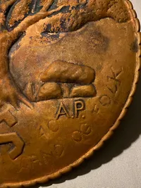 Ekstremt sjælden dansk platte fra National Socialistisk Arbejder Parti - med teksten “med gud for land og folk” fra 1940