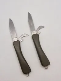 To stk Knivfolde fra det danske forsvar