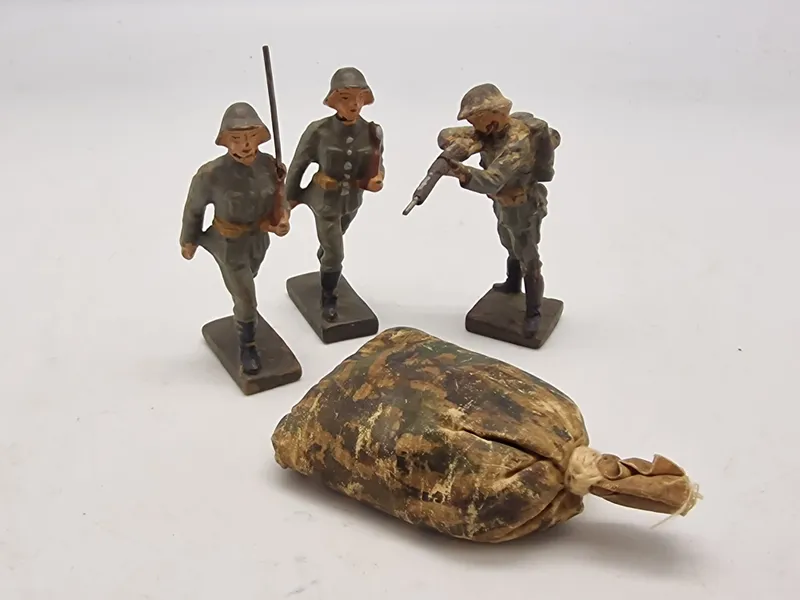 Originale linoliumsfigurer - ww2