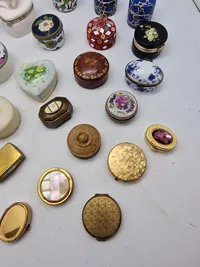 Stor samling pille æsker