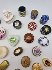 Stor samling pille æsker