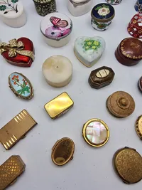 Stor samling pille æsker