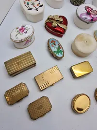 Stor samling pille æsker