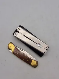 Kniv og multitool