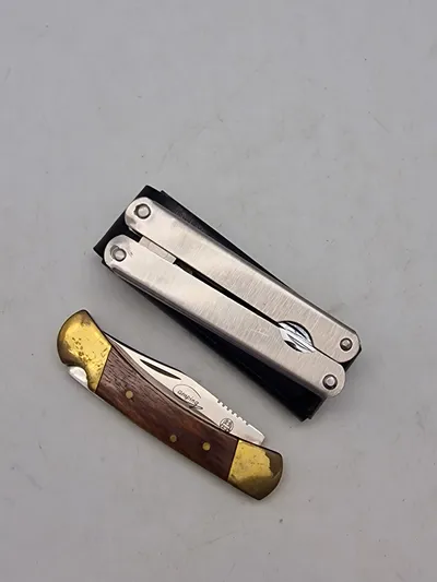 Kniv og multitool
