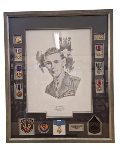 Stor Tavle fraUS Medal of honour vinner med tegning og signatur 71x86 ( Skal hentes i Vordingborg eller leveres personligt )