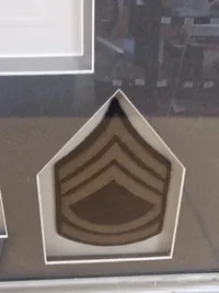 Stor Tavle fraUS Medal of honour vinner med tegning og signatur 71x86 ( Skal hentes i Vordingborg eller leveres personligt )