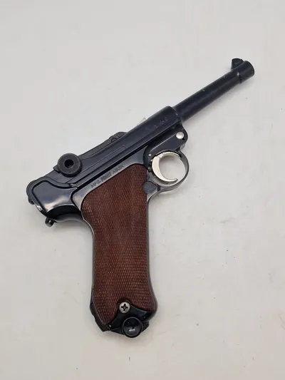 Veludført replica af den tyske luger P08