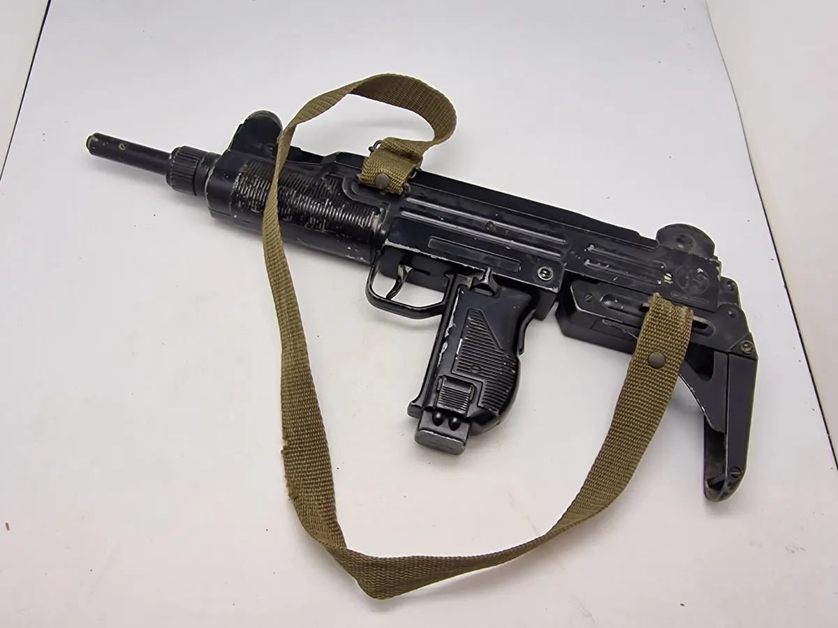 UZI replica