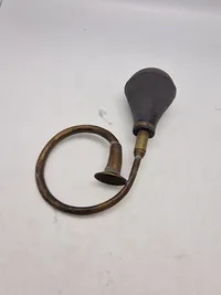 Antik automobil horn