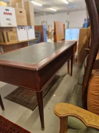 Skrivebord lige til samlerværelset, SKAL HENTES  I VORDINGBORG