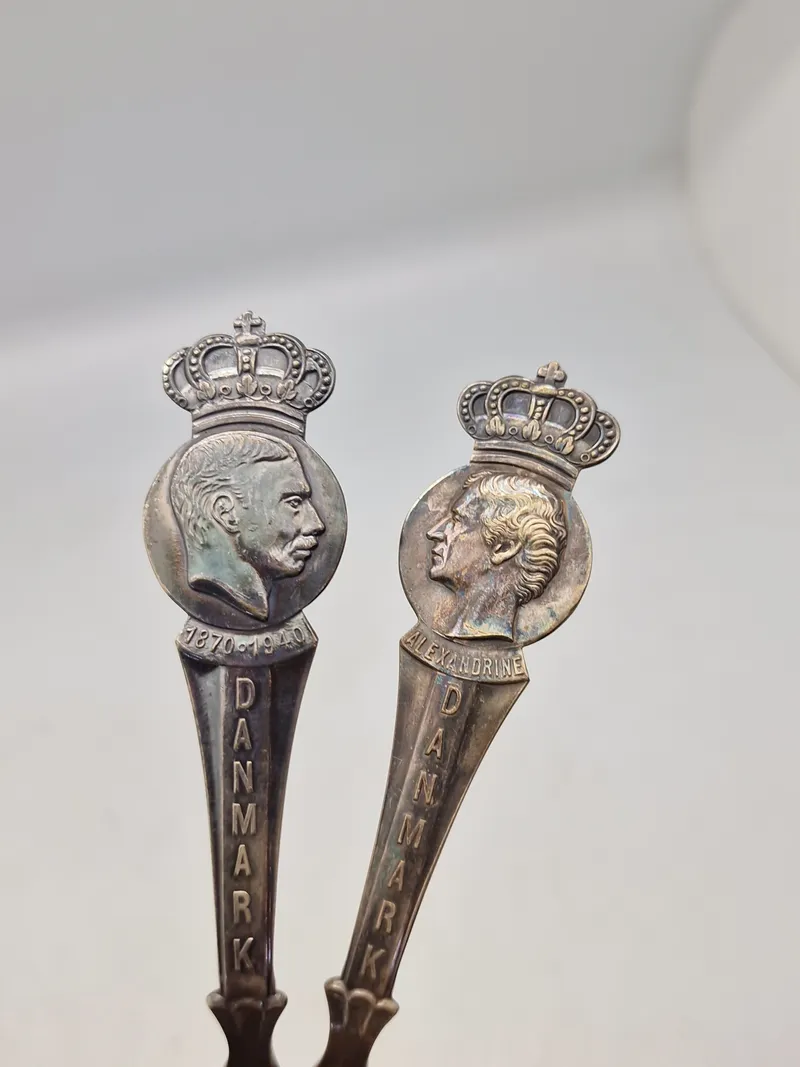 Sæt originale royale skeer