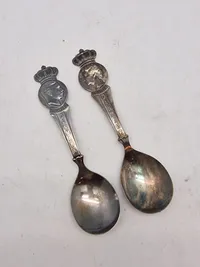 Sæt originale royale skeer
