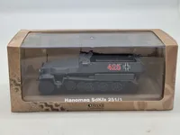 Militært model køretøj med æske