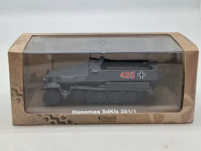 Militært model køretøj med æske