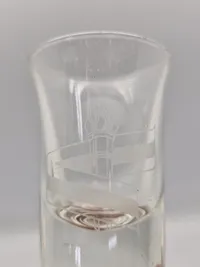 Dramflaske og glas - Frihedskampens veteraner