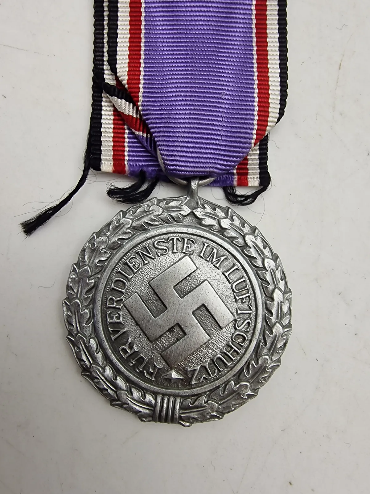 Original  Luftschutz Medal 2nd Class WW2, tung