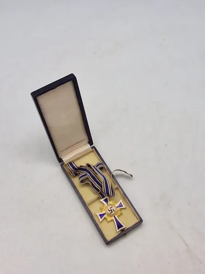 Originalt Tysk moderkors 1 klasse  i æske WW2