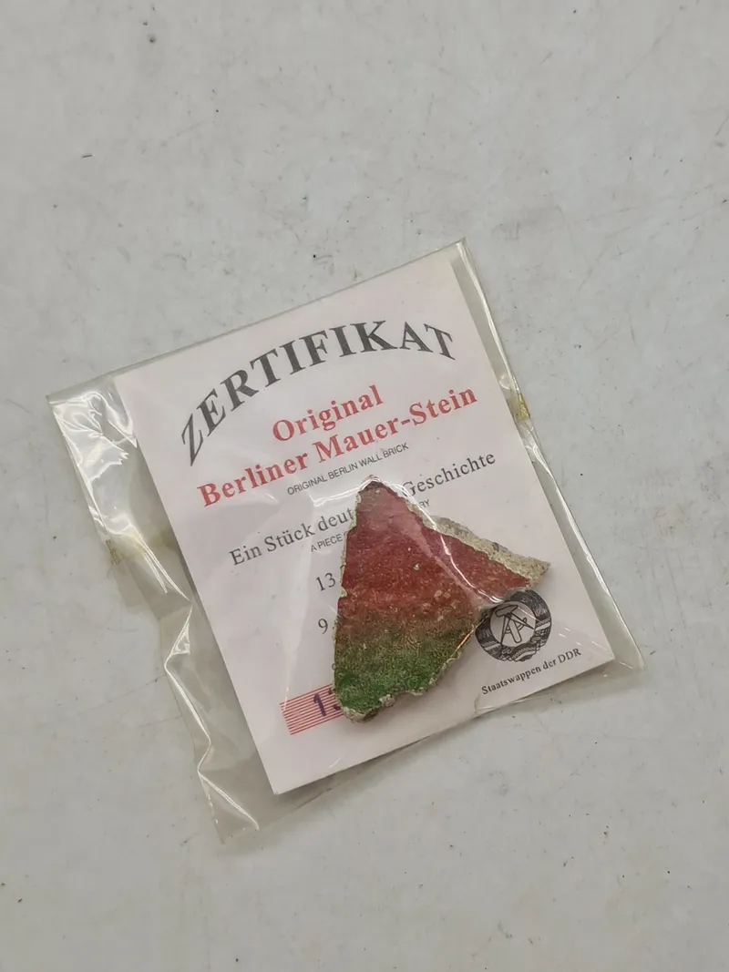 Stykke af berlin muren