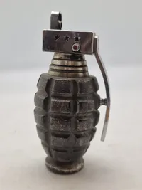 Granat formet som lighter