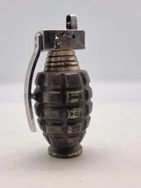Granat formet som lighter