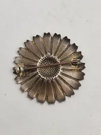 Original marguerit broche - Sterlingsølv og emalje