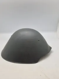Sjælden original tysk NVA paradehjelm, plast