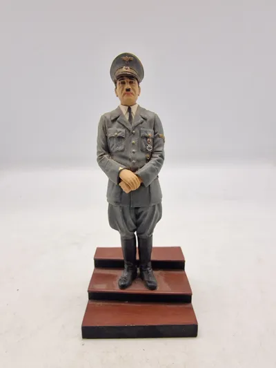 Veludført model af Adolf Hitler