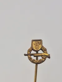 Samling diverse pins
