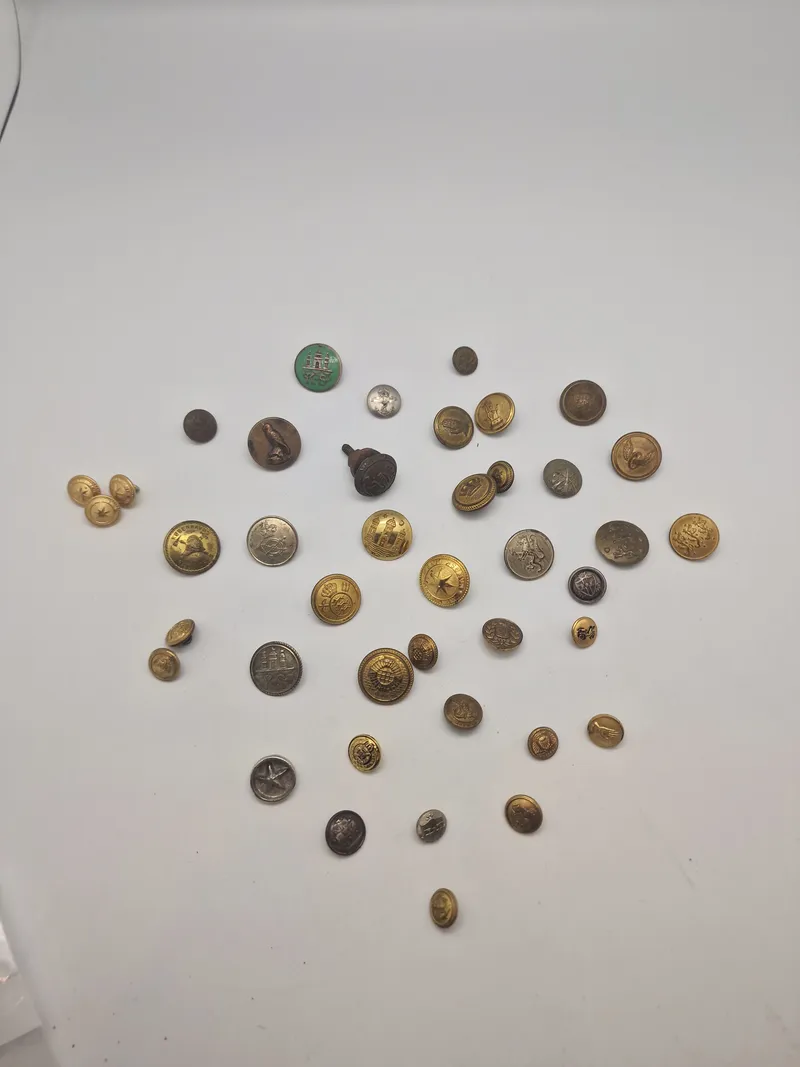 Samling diverse knapper